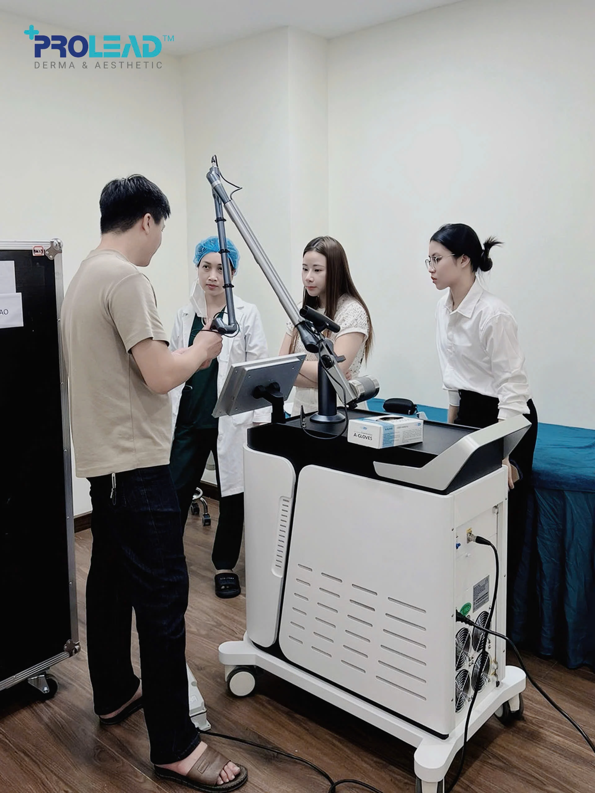 CHUYỂN GIAO CÔNG NGHỆ LASER PICO TẠI BIOLAB
